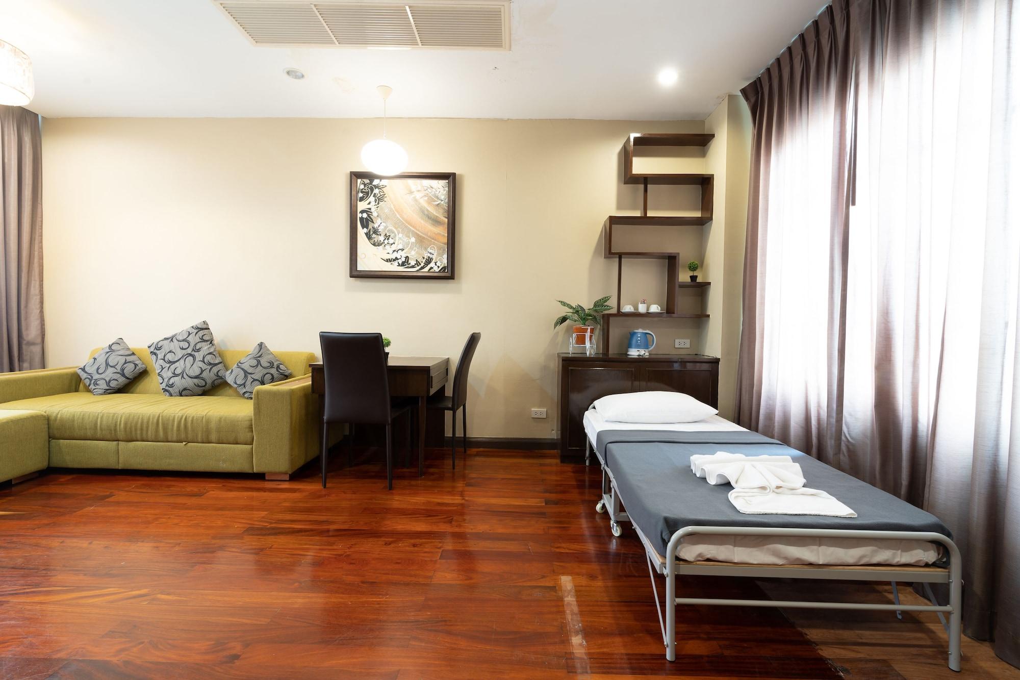 Greenview Ekkamai10 Suite Bangkok Exterior foto