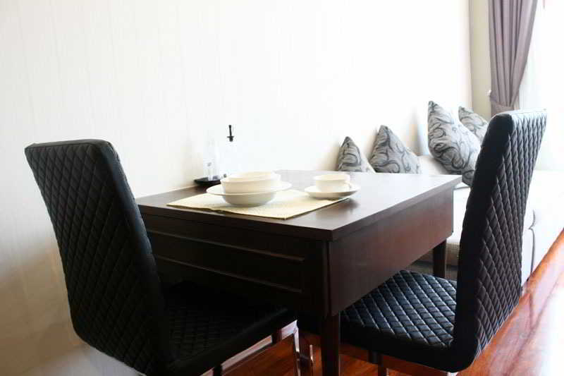 Greenview Ekkamai10 Suite Bangkok Exterior foto